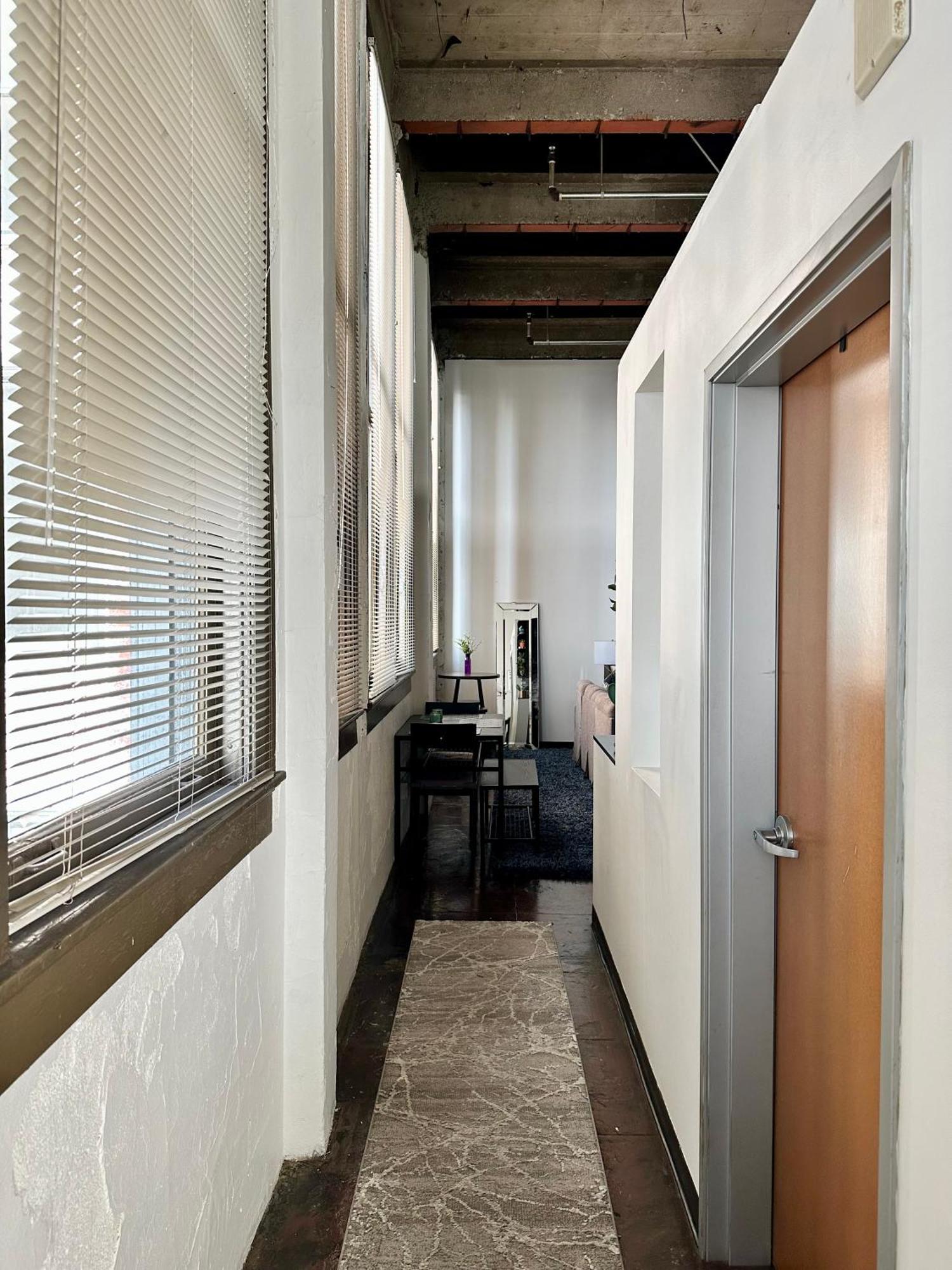 The Continental Dtla Loft Couette-café Los Angeles